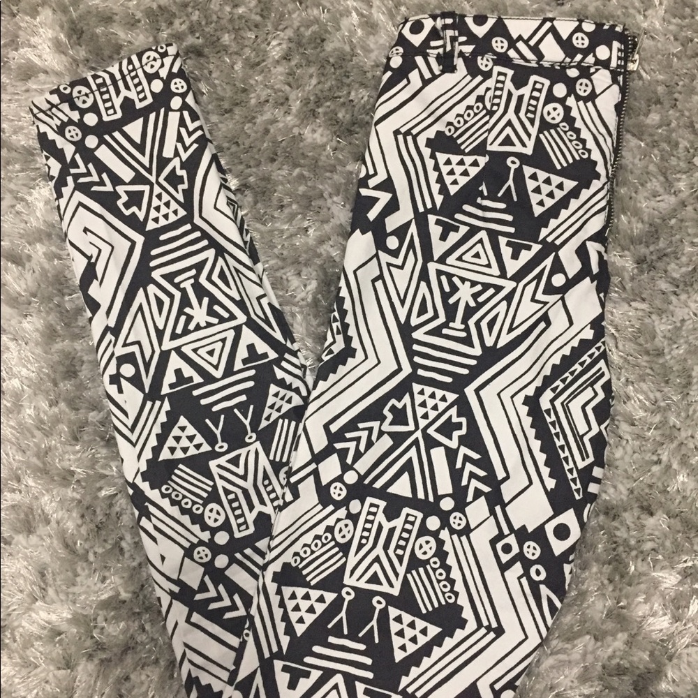 Patterned Skinny Pants